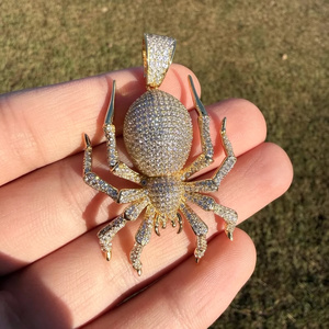 Pendentif Araignée Personnalisé en Argent Sertie de Diamants Moissanite, Style Hip Hop de Luxe, Unisexe, pour Tenues Décontractées - Product Image 3