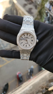 Montre de luxe en acier inoxydable avec diamants en moissanite, entièrement sertie, accent rose, affichage de l'heure et de la date, mécanique haut de gamme - Product Image 3