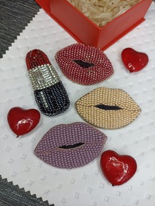 Breloques de sac en alliage |   Porte-clés lumineux coloré et amusant avec des perles |   Pierres précieuses tendance Perles vintage |   Durable, imperméable, écologique - Product Image 3