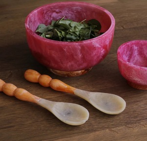 Bols en résine design Table élégante Article décoratif de bonne qualité - Product Image 1