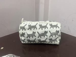 Eco-Friendly Cotton Quilted Gray White Cat 3-Piece Travel Cosmetic <b>Bag</b> Set with <b>Large</b> Capacity Vintage Style Zipper Closure - Product Image 3