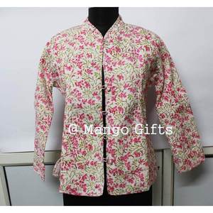 เสื้อแจ็คเก็ตผ้าฝ้ายพิมพ์ลายดอกไม้สีชมพูสำหรับผู้หญิง น้ำหนักเบา ใส่ได้สองด้าน แฟชั่นสำหรับฤดูใบไม้ผลิ - Product Image 1