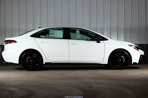 Corolla SE Apex Edition 2021 ~5 milles, boîte manuelle 6 vitesses - Product Image 4