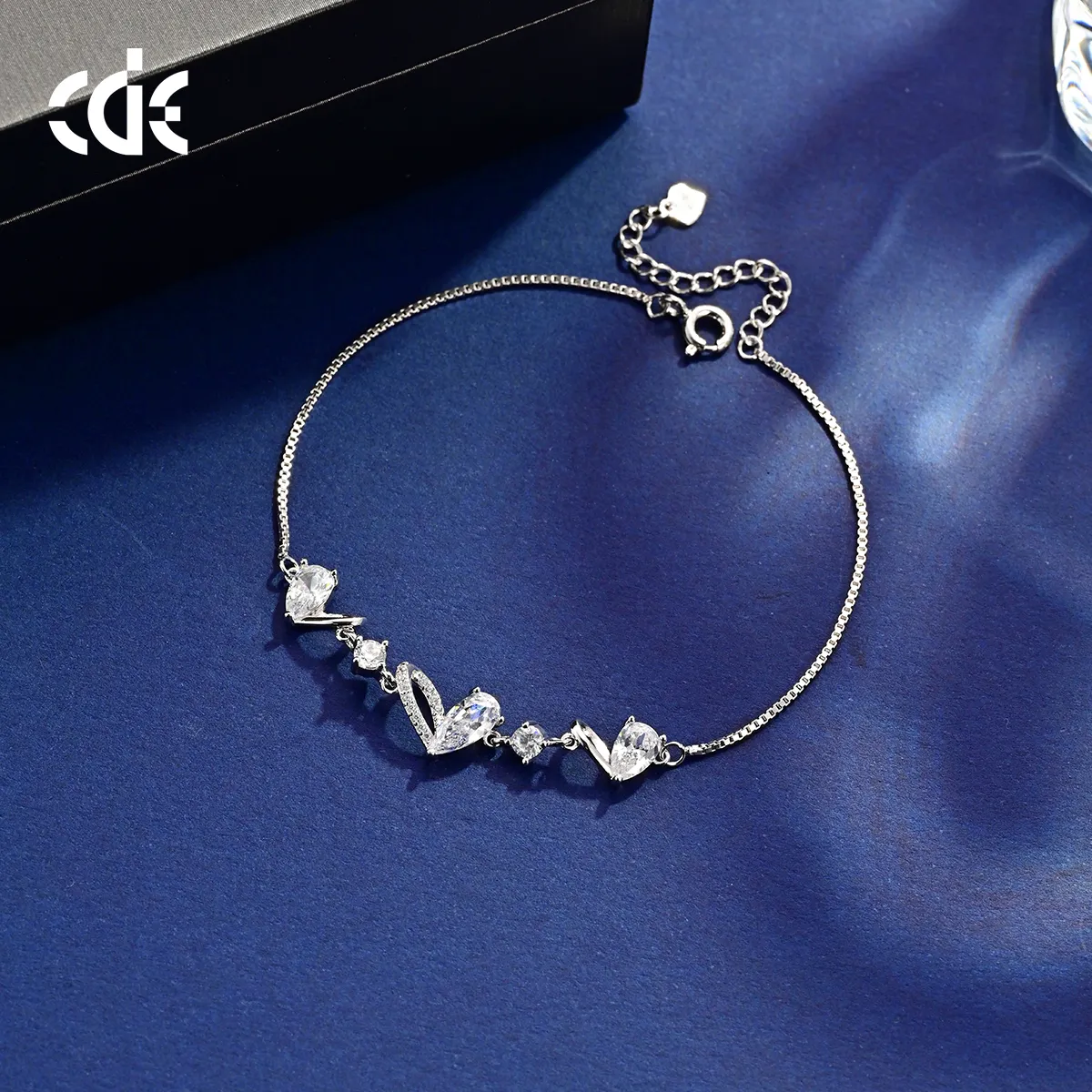 CDE CZYB014 Fine 925 เงินสเตอร์ลิงเครื่องประดับหัวใจ Charms สร้อยข้อมือขายส่งเพทายตลอดกาลรักผู้หญิงสร้อยข้อมือหัวใจ