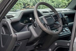 LAND ROVER DEFENDER 110 V8 2023 USADO, Volante a la Izquierda/Derecha - Product Image 2