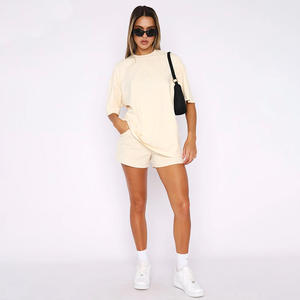 Tenue d'été pour femmes ensemble de shorts deux pièces décontractés avec t-shirt vente en gros de couleur unie avec logo personnalisé - Product Image 6