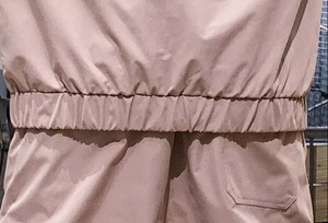 ชุดเซ็ตเสื้อแจ็คเก็ตกันลมและกางเกงวอร์มผู้ชาย สไตล์สตรีทแวร์ พร้อมโลโก้สั่งทำพิเศษ ดีไซน์แฟชั่น มีกระเป๋าหลายช่อง - Product Image 4