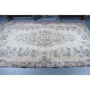 Tapis turc vintage, grand tapis de 5,6 x 9,6 pieds, tapis floral gris et blanc - Product Image 3