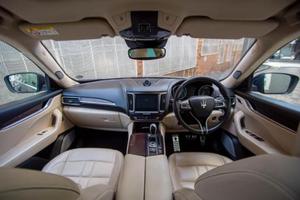 MASERATI LEVANTE 2017 USADO, Volante a la Izquierda/Derecha - Product Image 2