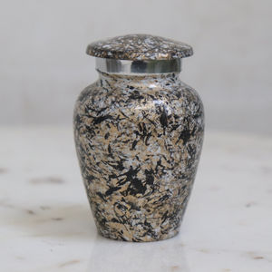 Petite urne souvenir de crémation en aluminium en laiton la plus vendue, conception magnifiquement gravée, impression personnalisée, coulée en toute sécurité pour les cendres - Product Image 4