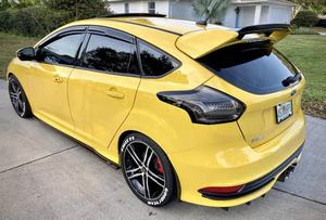 Ford Focus ST 2018 Impecable, Volante a la Derecha/Izquierda, Listo para Entrega - Product Image 2