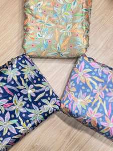 Tela de Crepé Natural Pura, Transpirable, con Estampado Posicional y Diseño Floral Bordado, para Venta al por Mayor - Product Image 4