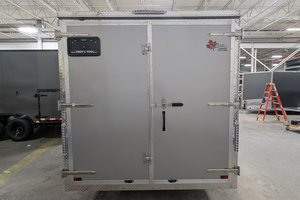Remolque de Carga Cerrado de Acero 7x14 2024, 7000 GVWR, Eje Tándem, Remolque Utilitario con Puerta de Rampa en V, en Venta - Product Image 3