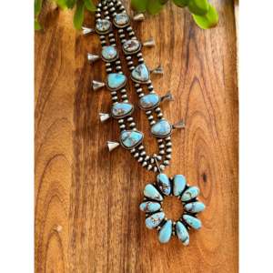 Ensemble de collier Squash Blossom en argent sterling turquoise Golden Hills de Kathleen Chavez - Product Image 5