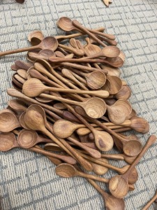 Ensemble de cuisine et de ménage vintage en bois de hêtre écologique de haute qualité avec logo personnalisé, comprenant spatule, cuillère, fourchette et pelle à long manche - Product Image 6