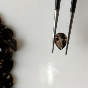 Quartz fumé naturel 8x5MM, coupe poire, pierre précieuse en vrac de qualité supérieure pour la fabrication de bijoux - Product Image 1