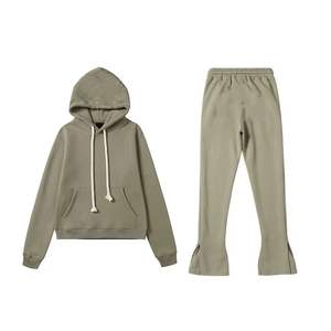 Conjunto Deportivo Personalizado Azul Cielo para Hombre, Sudadera con Capucha de Alta Calidad y Pantalones Acampanados - Product Image 1