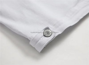 2025เสื้อโค้ทผ้าเดนิมแนวสตรีทของผู้ชายเสื้อแจ็กเก็ตยีนส์ผ้าปะต่อแบบทูโทนสีดำทรงสลิมฟิตสำหรับขี่มอเตอร์ไซค์ใหม่ล่าสุด - Product Image 4