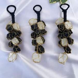 Vente en gros de cintre en cristal tourmaline noire en sélénite Non poli Protection de l'énergie naturelle Amour et guérison Tenture murale Décorer - Product Image 5