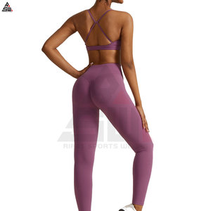 Ensemble de soutien-gorge de sport léger à séchage rapide pour femmes, short taille haute extensible dans les quatre sens avec logo frontal - Prix avantageux - Product Image 3