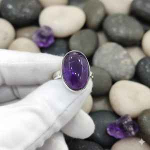 แหวนเงินแท้ 925 คุณภาพสูงสำหรับผู้หญิง ประดับด้วยพลอยธรรมชาติ อเมทิสต์และออบซิเดียนสีดำ - Product Image 2