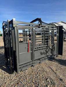 Système de travail du bétail avec fourche hydraulique pour le bétail, fourche hydraulique avec clôture pour la gestion du bétail - Product Image 2