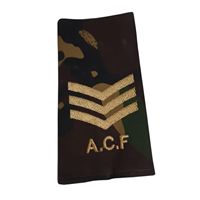 Ceci est une paire de insignes d'épaule de grade de lance-corporal en camouflage DPM britannique.
