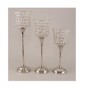 Candelero de vidrio alto de último diseño, diseño único grabado en Metal, forma redonda chapada en plata hecha a mano para lámpara de boda y Hotel - Product Image 1