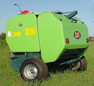 En stock mini presse à foin ronde à rouleaux avec moteur et boîte de vitesses pour l'agriculture haute sécurité qualité supérieure prix de gros - Product Image 5