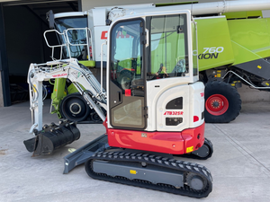 รถขุด Takeuchi TB325R ขนาด 2.5 ตัน มินิเอ็กซ์คาวาเตอร์ 2440 กก. แบบสวิงท้ายสั้น รถขุดตีนตะขาบ 22 แรงม้า ดีเซล รถขุดขนาดกะทัดรัด - Product Image 2