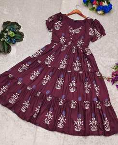 Robe longue élégante bohème pour femmes Robe fluide à imprimé floral avec manches bouffantes et boutons pour les vacances d'été - Product Image 4