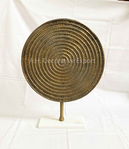 Sculpture décorative en couleur or antique Ornements décoratifs de table et de bureau pour la maison Décoration de bureau Sculptures abstraites - Product Image 2