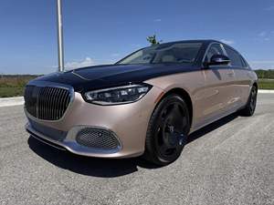 Mercedes-Maybach S680 4MATIC Sedán 2023 en Excelente Estado - Product Image 5