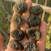 Moldavite brute de qualité supérieure, couleur naturelle verte, avec jeu de couleurs, pour bijoux de mariage, taille libre