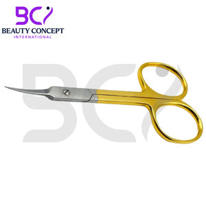 Ciseaux à ongles à cuticules pour soins personnels dans le salon Demi or 9.5cm en acier inoxydable légèrement incurvé fabriqué au Pakistan - Product Image 2