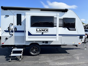 Remolque para Campamento Lance 1475 |   Remolque de Viaje Ligero RV |   Caravana Familiar Compacta Remolcable - Product Image 4