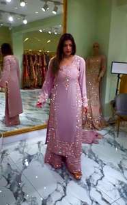 Hermoso Plazo Set Heavy Faux Georgette con pesado trabajo de secuencia de bordado de 5mm con Latkan Dori Micro algodón de alta calidad - Product Image 3