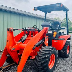 Stock Kubota R430 chargeuse compacte à dérapage tracteur chargeur frontal pompe à noyau haute efficacité pièces de cylindre de moteur livraison rapide - Product Image 1