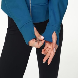 Chaqueta con capucha de forro polar de algodón 100% para mujer, capucha con botón y cremallera para mujer, diseño de capucha para uso en temporada de invierno - Product Image 6