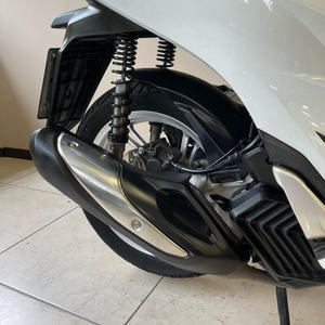 Pour scooter à essence Honda SH 150 - Product Image 5