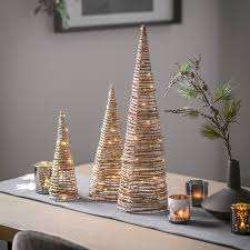 Vente en gros de sapin de Noël en rotin naturel fait à la main au Vietnam Décoration de vacances rustique Artisanat artisanal - Product Image 2