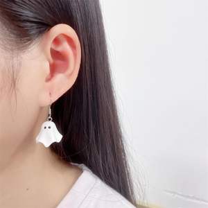 Cute Ghost Halloween 3D White Paint Spooky Dangle Drop Pendientes Gancho minimalista para mujeres y hombres Ligero para fiestas - Product Image 6