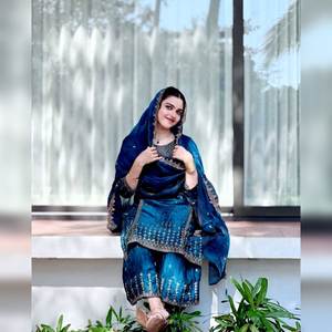 ชุดเดรสแบบอินเดีย-ปากีสถาน ซาลวาร์ คามีซ ผ้าไหม FENDY ทรงลำลอง ยาวคลุมเท้า ทรงปกติ เหมาะสำหรับงานปาร์ตี้และงานแต่งงาน - Product Image 1