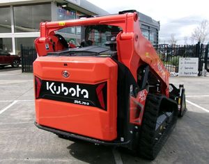 Chargeuse sur pneus Kubota SVL75-3 à chenilles, moteur diesel, équipement de construction haute performance - Product Image 1