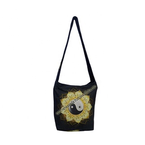 กระเป๋าสะพายข้างผ้าฝ้ายหยินและหยางสีดำสำหรับเดินทางไปทำงาน ไปเรียน สำหรับสาวๆ จากบริษัท ราณา โอเวอร์ซีส์ อิงค์ - Product Image 2