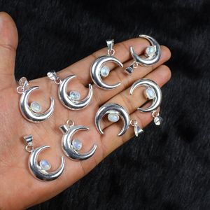 จี้พระจันทร์สีรุ้งจี้พระจันทร์เสี้ยวจี้เงินจี้มูนสโตนดีไซน์เครื่องประดับสร้อยคอมูนสโตนสีน้ำเงินเสี้ยว - Product Image 1