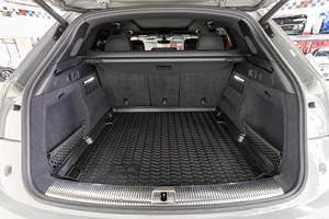 SQ5 Premium Plus 2019, Motor Turbo V6 de 349 hp, Paquete Black Optic, Color Gris Quantum - Product Image 5