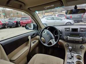 Toyota Highlander Sport 4WD 2008 / Disponible para la Venta con Bajo Kilometraje, Motor de Gasolina / Auto Usado en Excelentes Condiciones y Sin Accidentes - Product Image 6