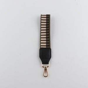 Vente en gros de bracelets pour hommes et femmes adaptés aux porte-clés, lanières de téléphone portable, lanières de porte-cartes - Product Image 3