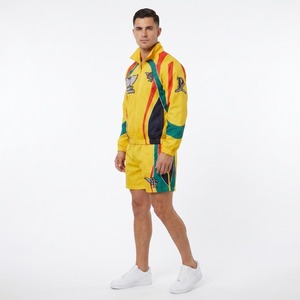 Veste bomber à capuche coupe-vent jaune pour homme avec logo brodé et ensemble de shorts assortis, tenue sportive d'automne - Product Image 5